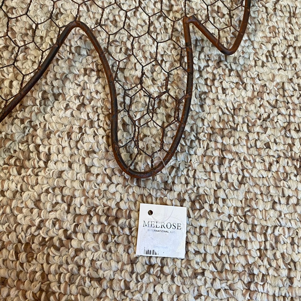 Chicken Wire Clipboard - Picture 4 of 5